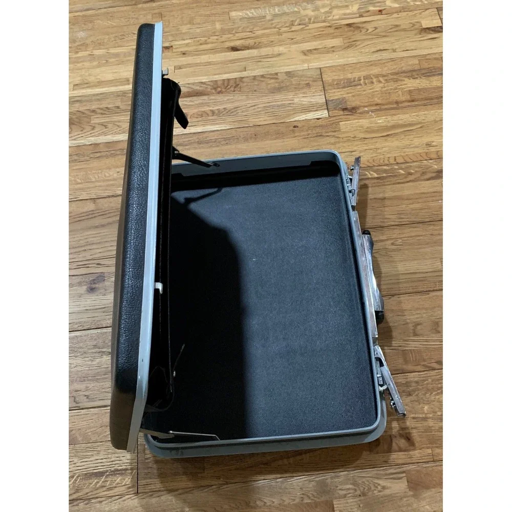 Samsonite Vintage Hard Shell Briefcase Black Retro 90s Y2K Dark Academia Minimal